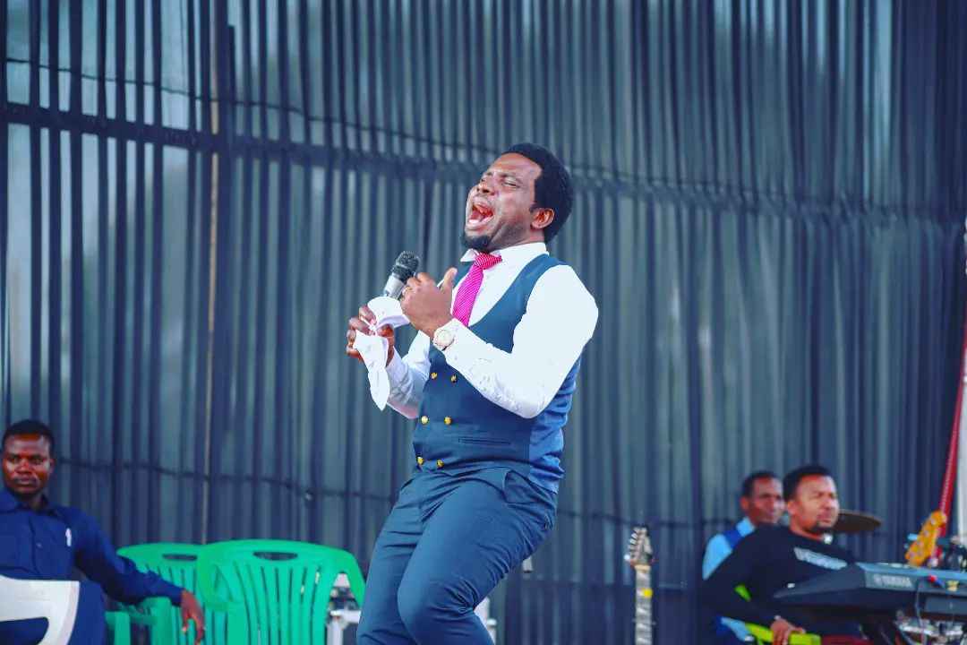 Emmanuel Mgogo - Yesu Mwamba (Amapiano) Mp3 Download